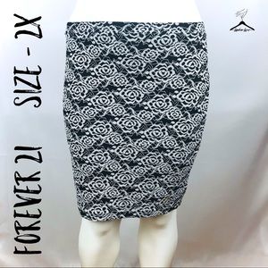 Forever 21 Black And White Lined Stretchy Skirt